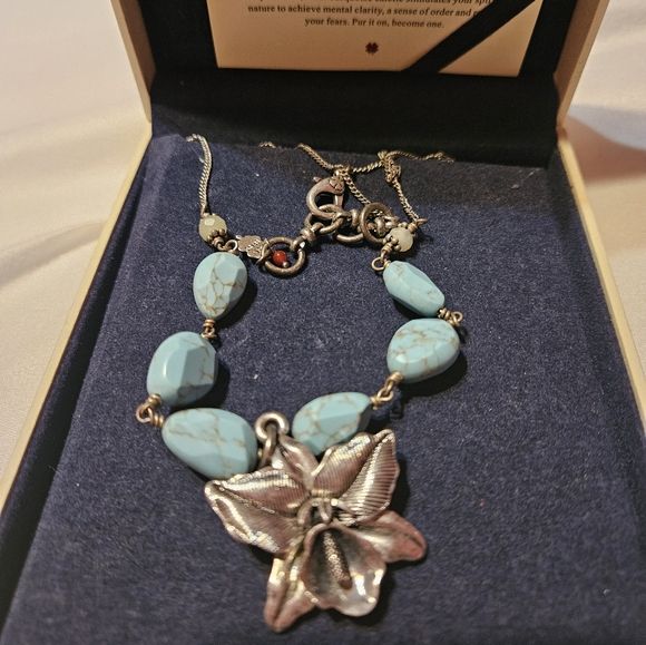 Turqoise Calcite Necklace - Picture 2 of 3